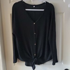 "L" Women's Long Sleeve V-neck Top.  Size Medium